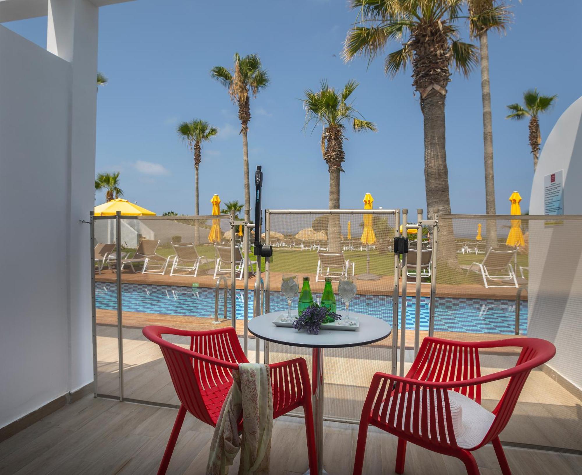 Leonardo Laura Beach & Splash Resort Klorakas Exterior foto
