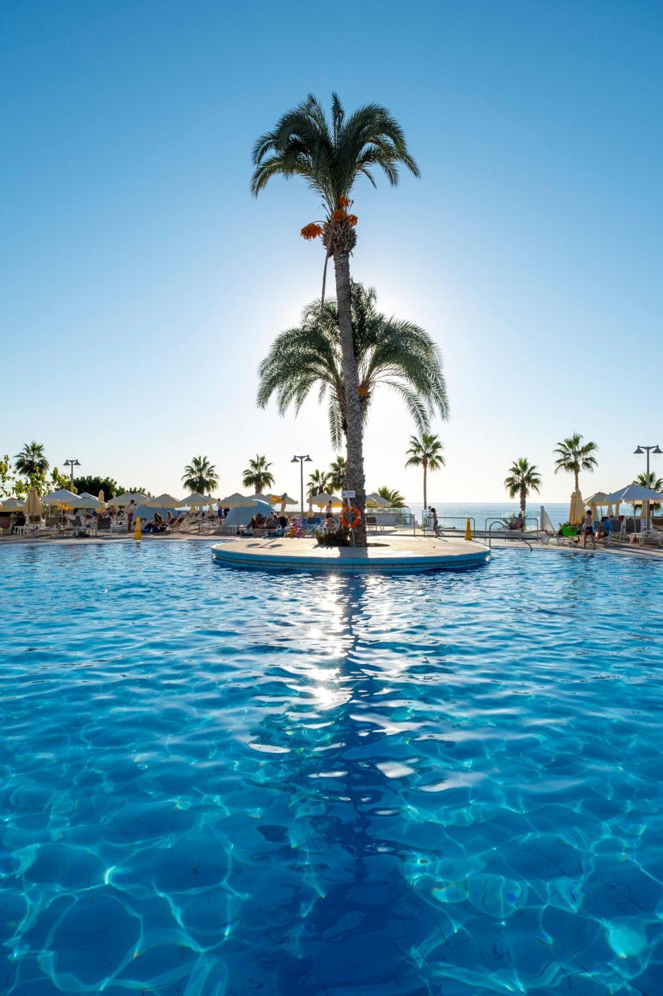 Leonardo Laura Beach & Splash Resort Klorakas Exterior foto