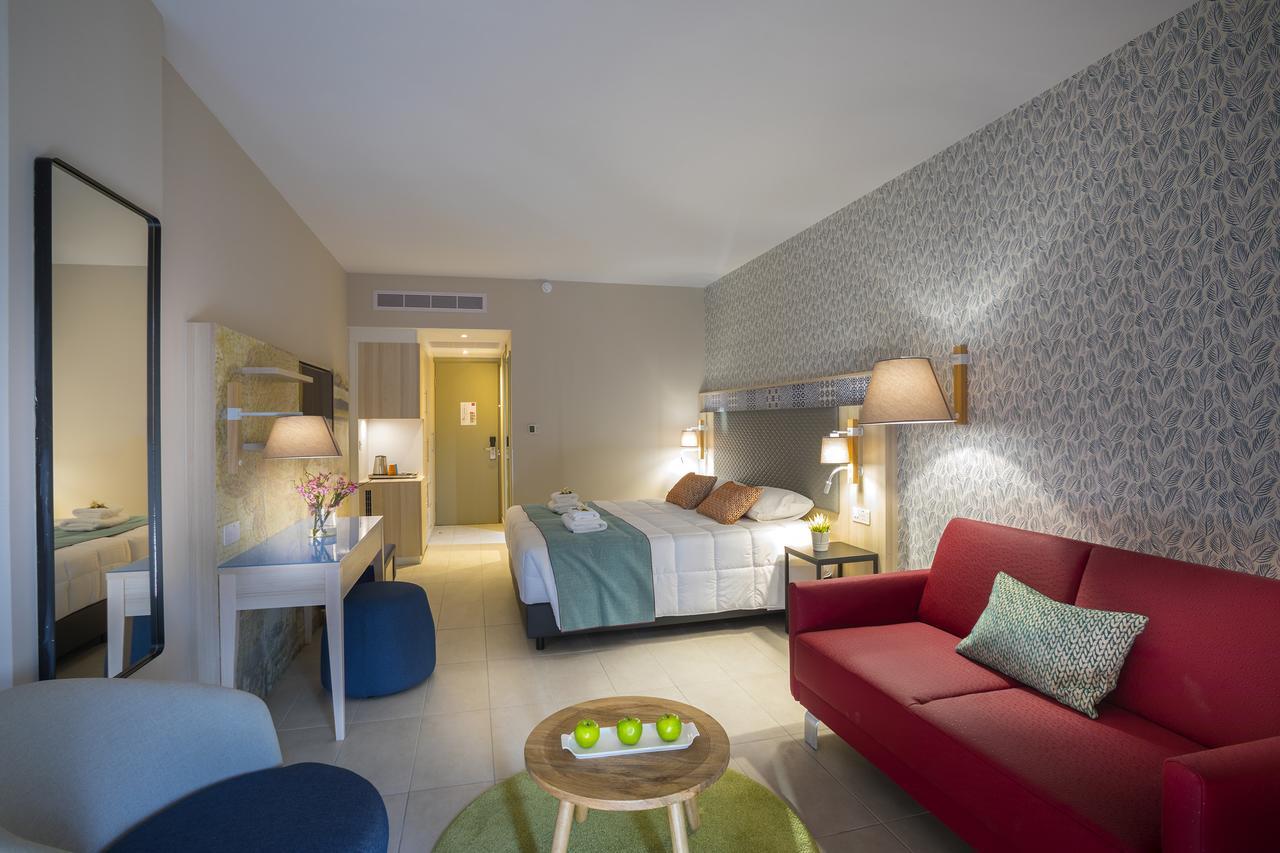 Leonardo Laura Beach & Splash Resort Klorakas Exterior foto